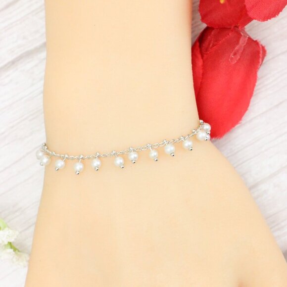 "Trendy Handmade Bracelet – A Thoughtful Gift for Girls & Women | UNVRC1716 - Picture 8 of 10